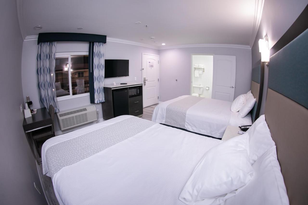 Travelodge & By Wyndham Hotel West Covina