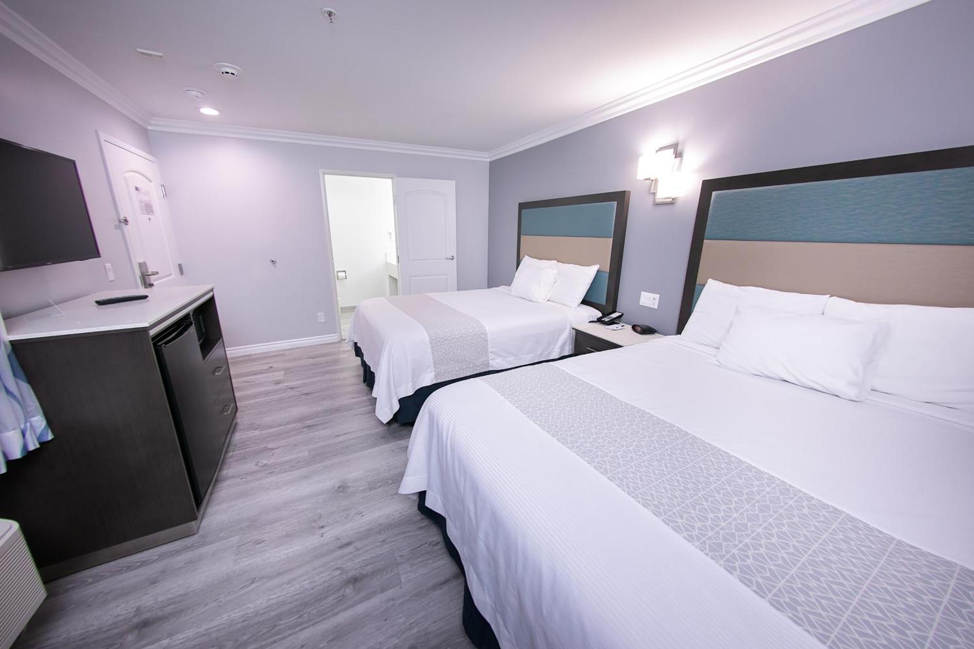 Travelodge & By Wyndham