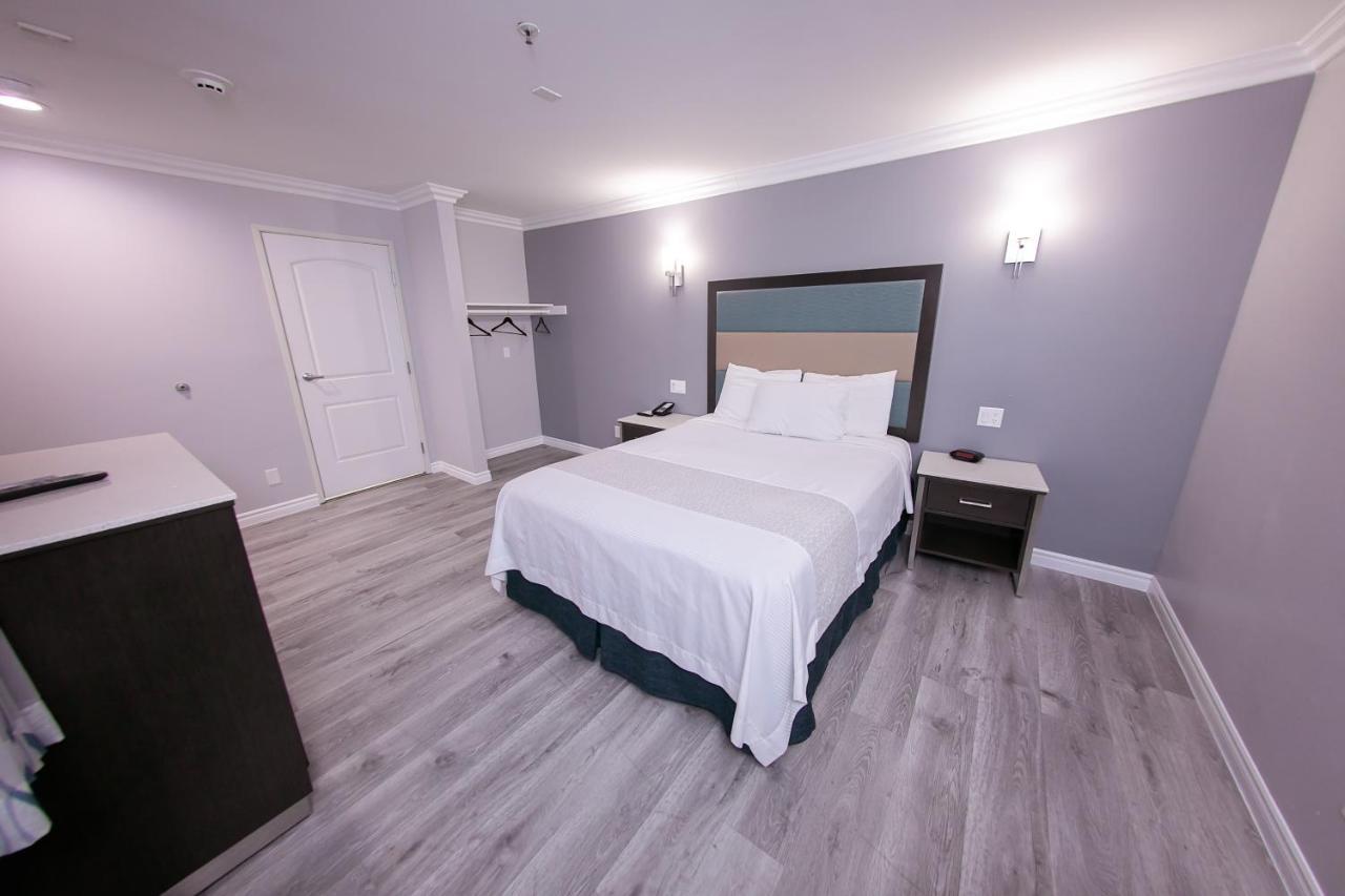 Travelodge & By Wyndham West Covina