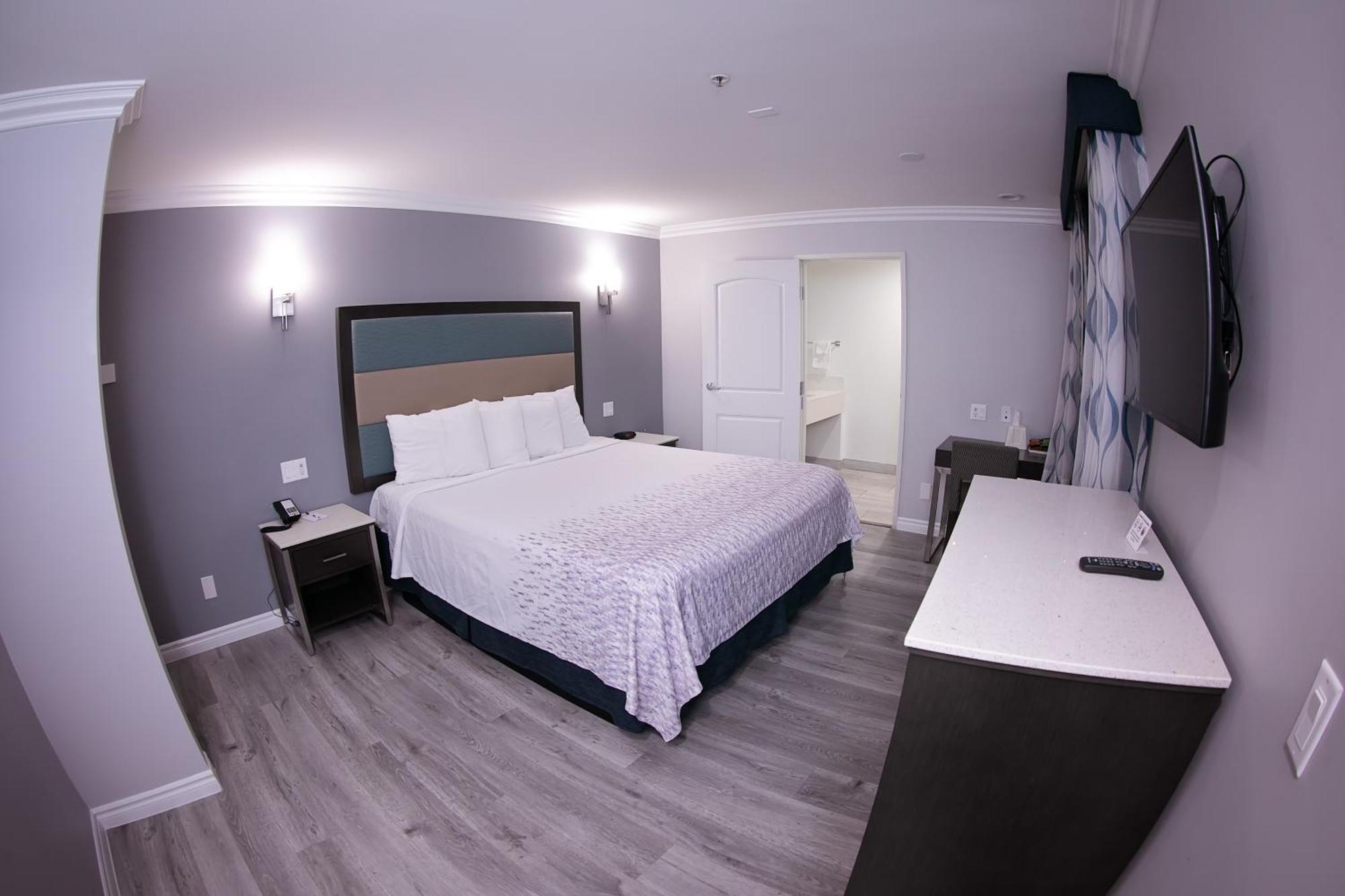 Travelodge & By Wyndham 2*