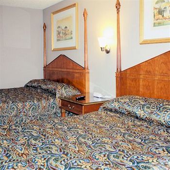 Travelodge & By Wyndham
